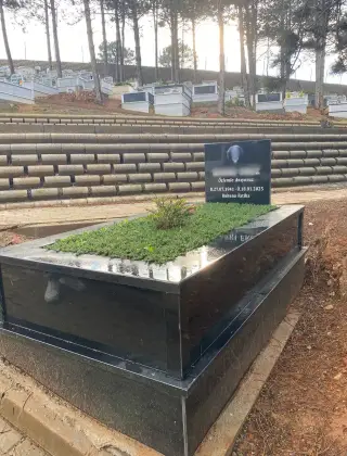 Tek kişilik granit mezar modeli 1